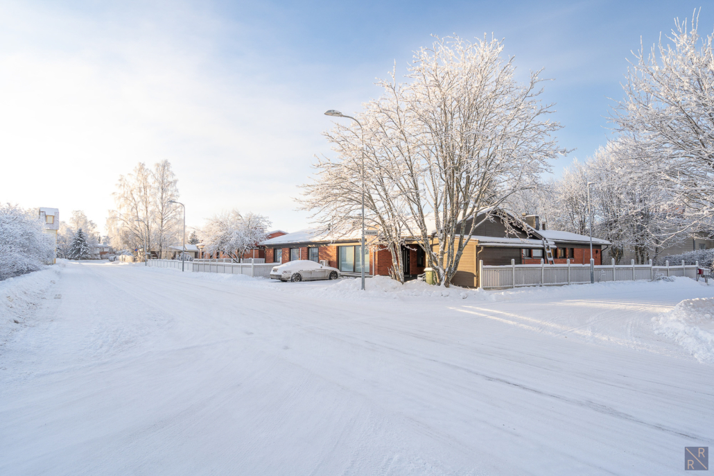 Omakotitalo, 200m2, 5h+k+s+takkah+liiketila/yksiö, Haravatie 24 , 90530 Oulu, Välivainio